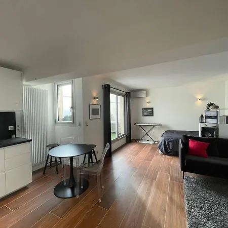 Apartman The Prism ,studio On The Top Floor With A Balcony *